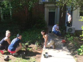 24-PlantingBethesdaWomensFarmMktDonation